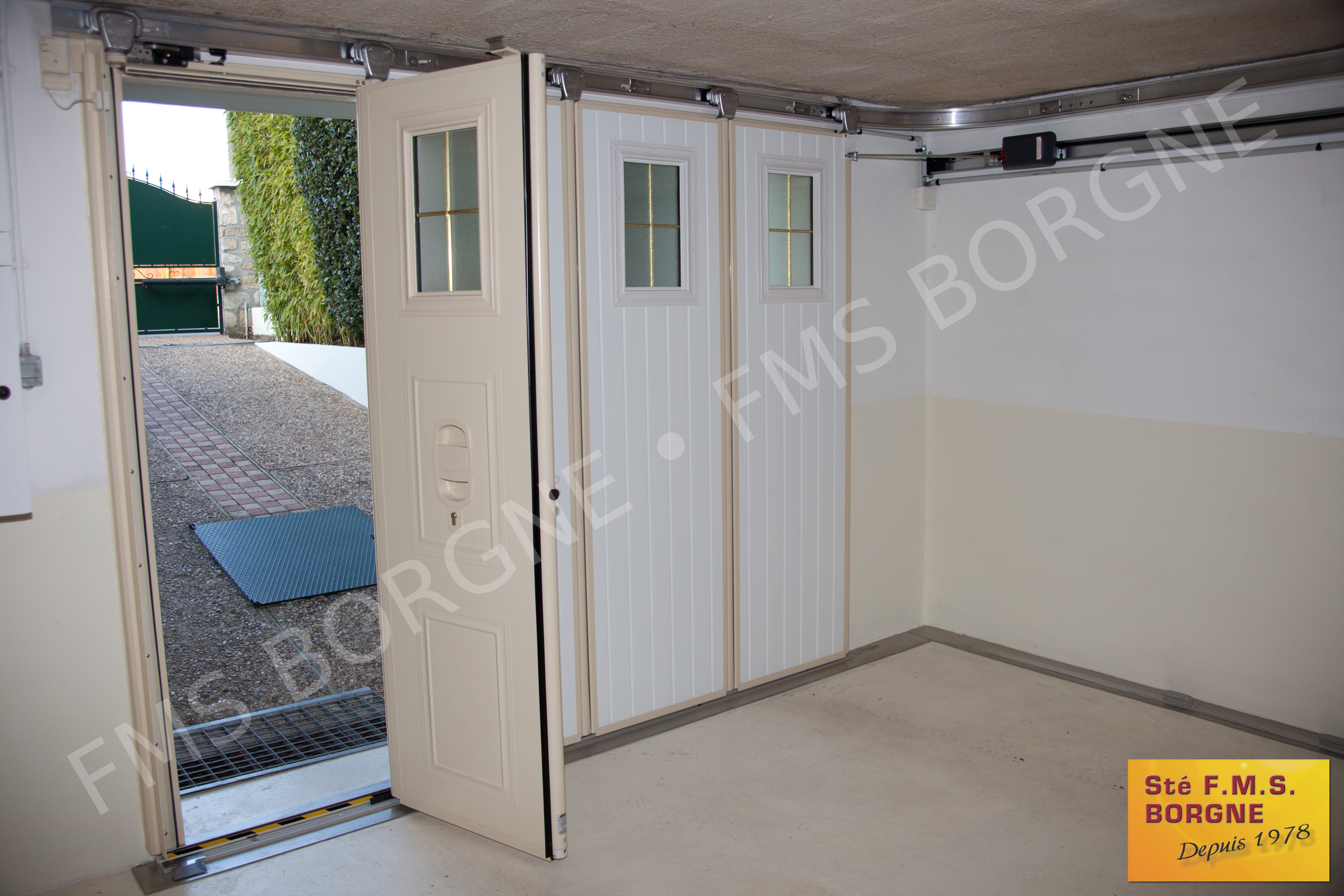 PORTES-DE-GARAGE-DEPLACEMENT-LATTERAL-0004