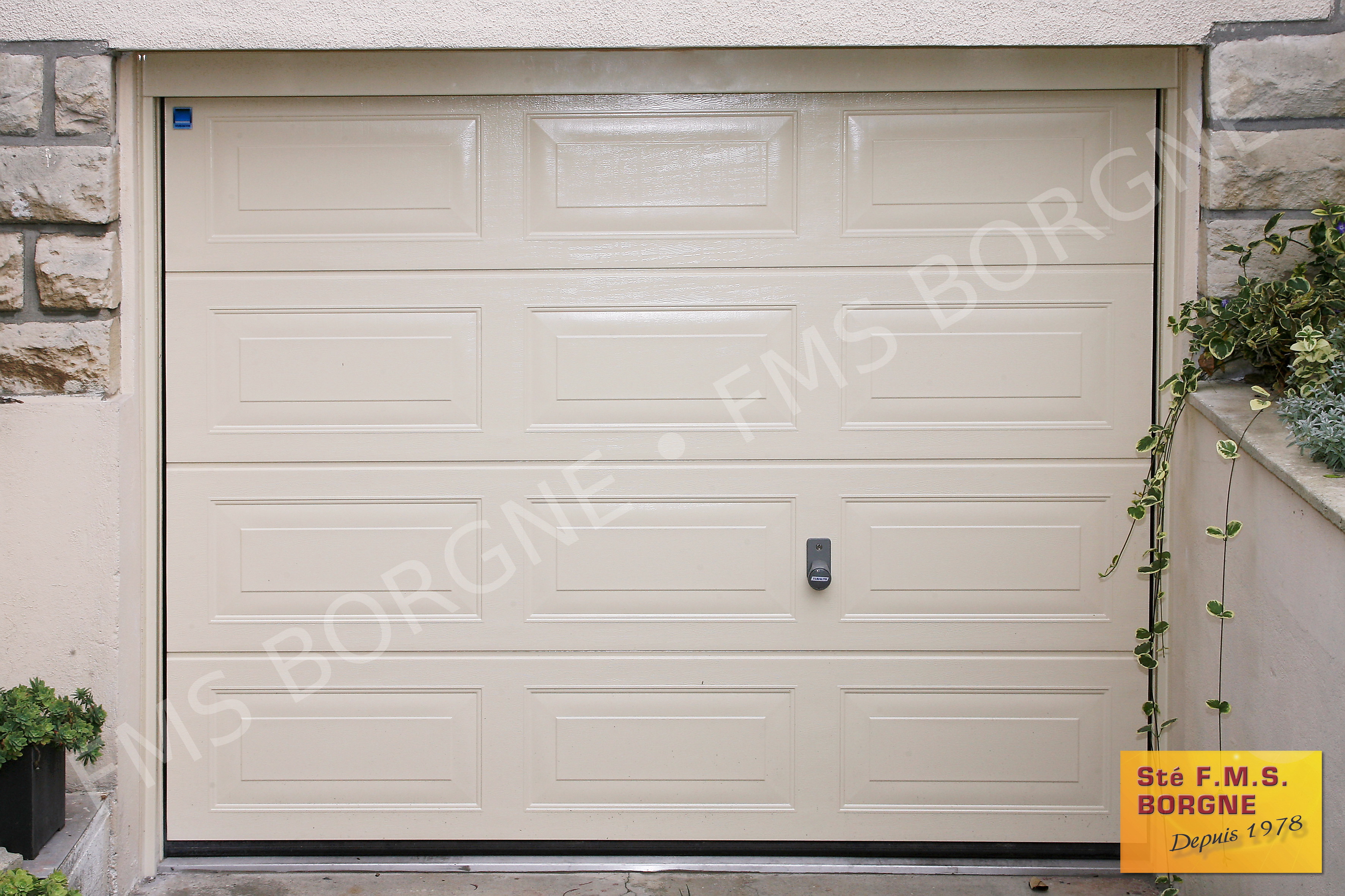 PORTES-DE-GARAGE-SECTIONNELLES-0044