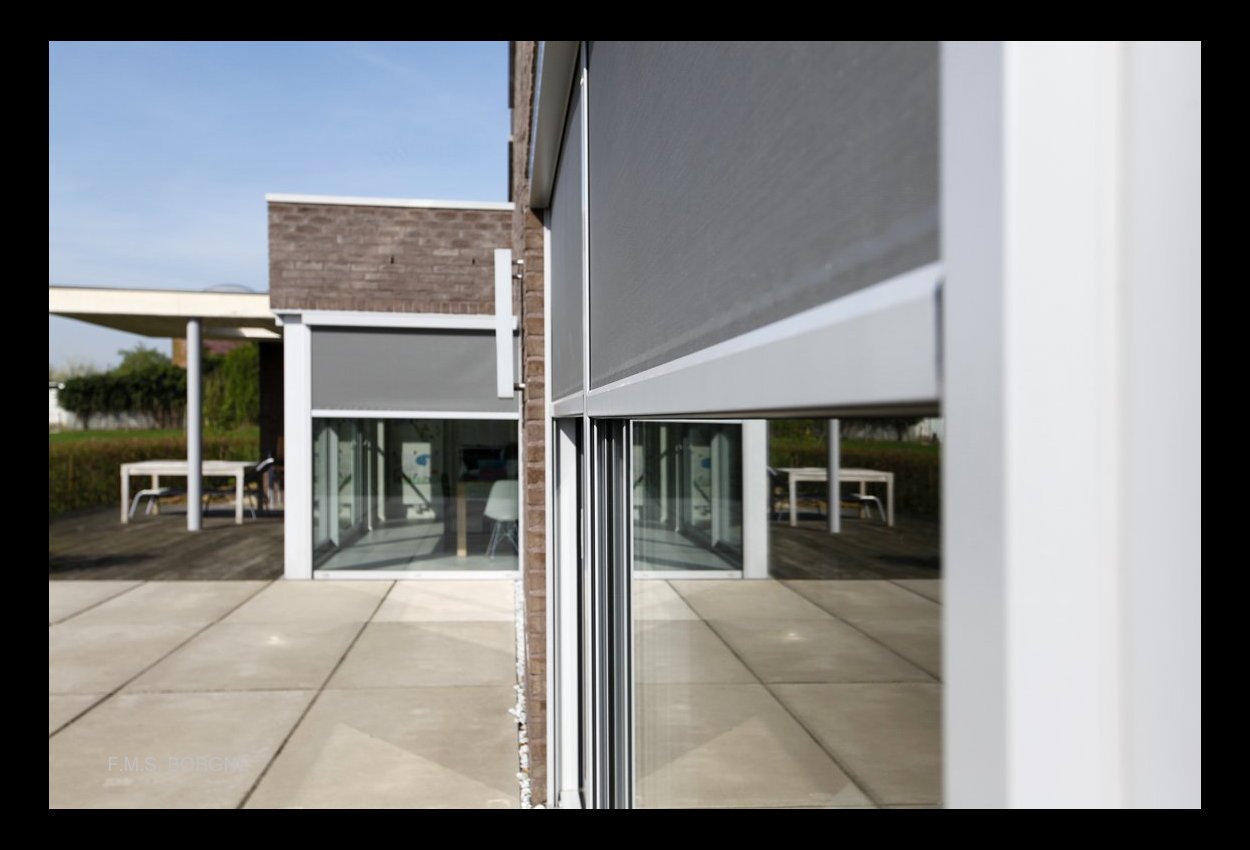 STORES-VERTICAUX-0001