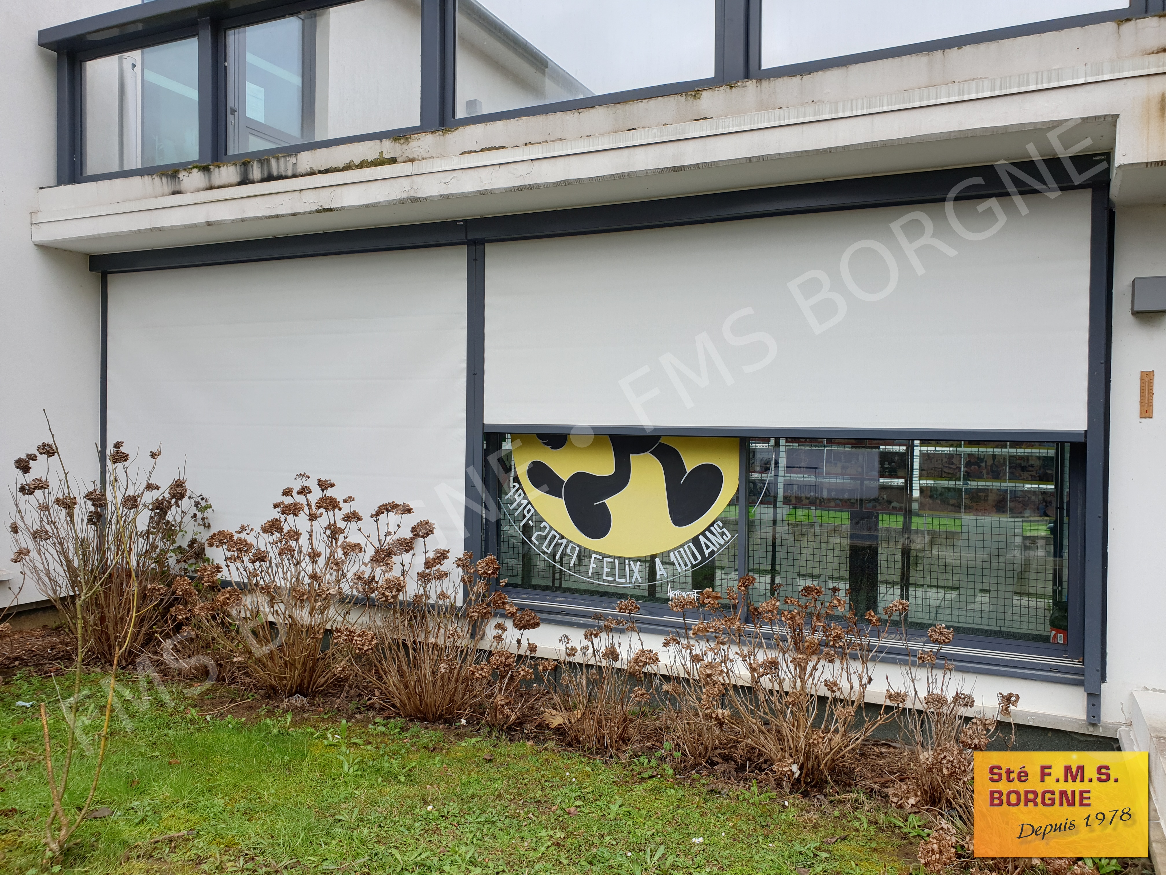 STORES-VERTICAUX-0010