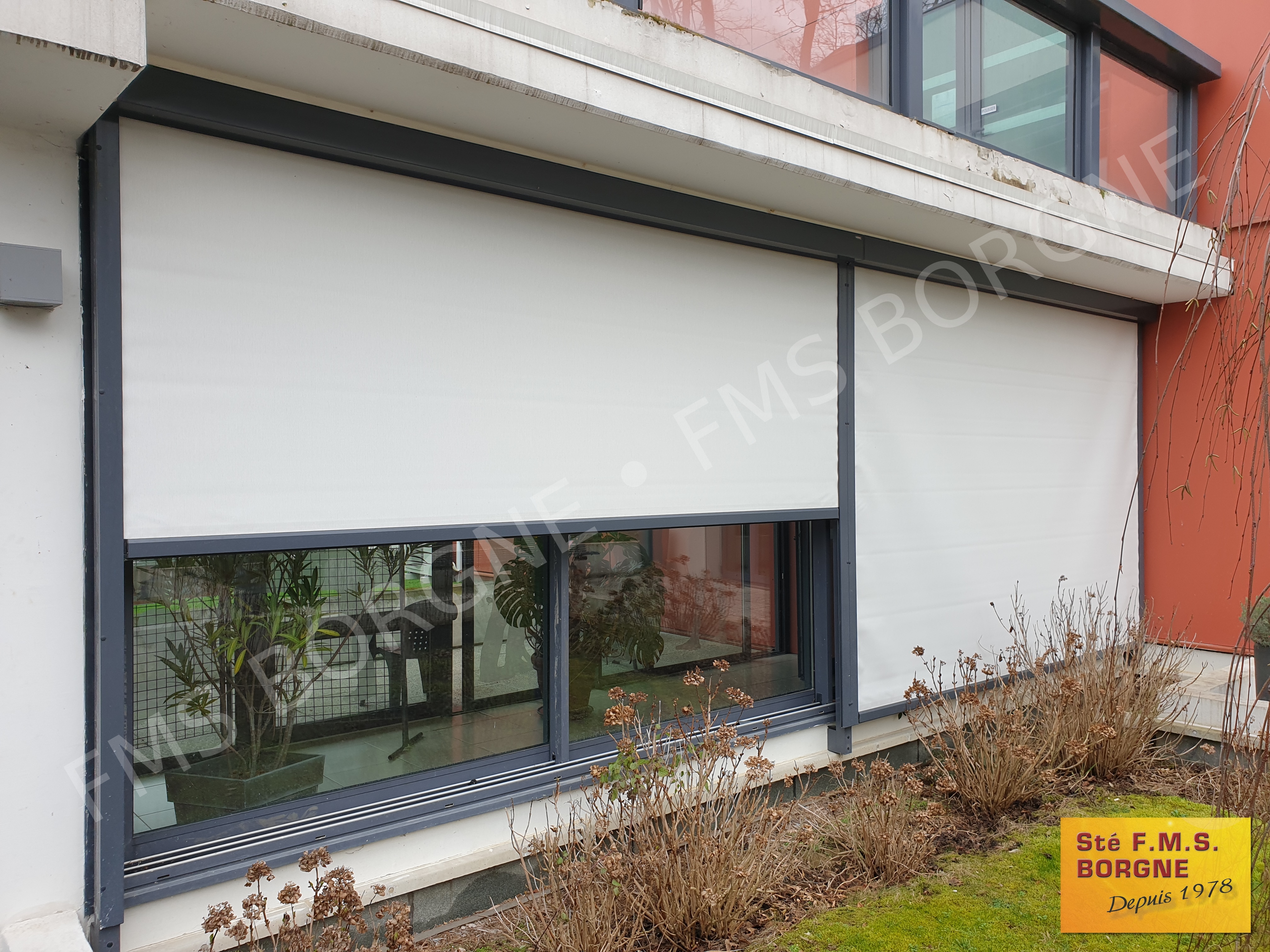 STORES-VERTICAUX-0011
