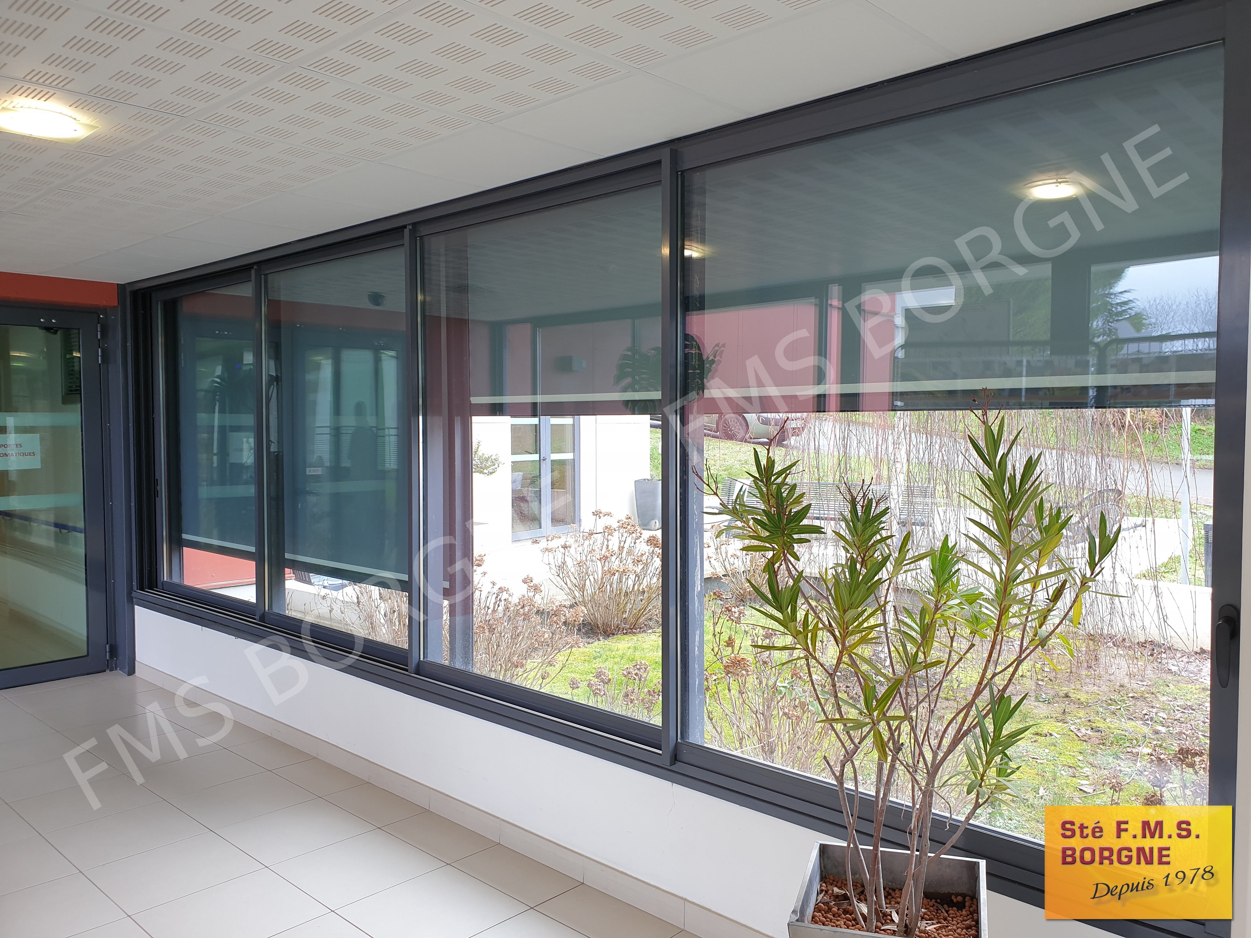 STORES-VERTICAUX-0012