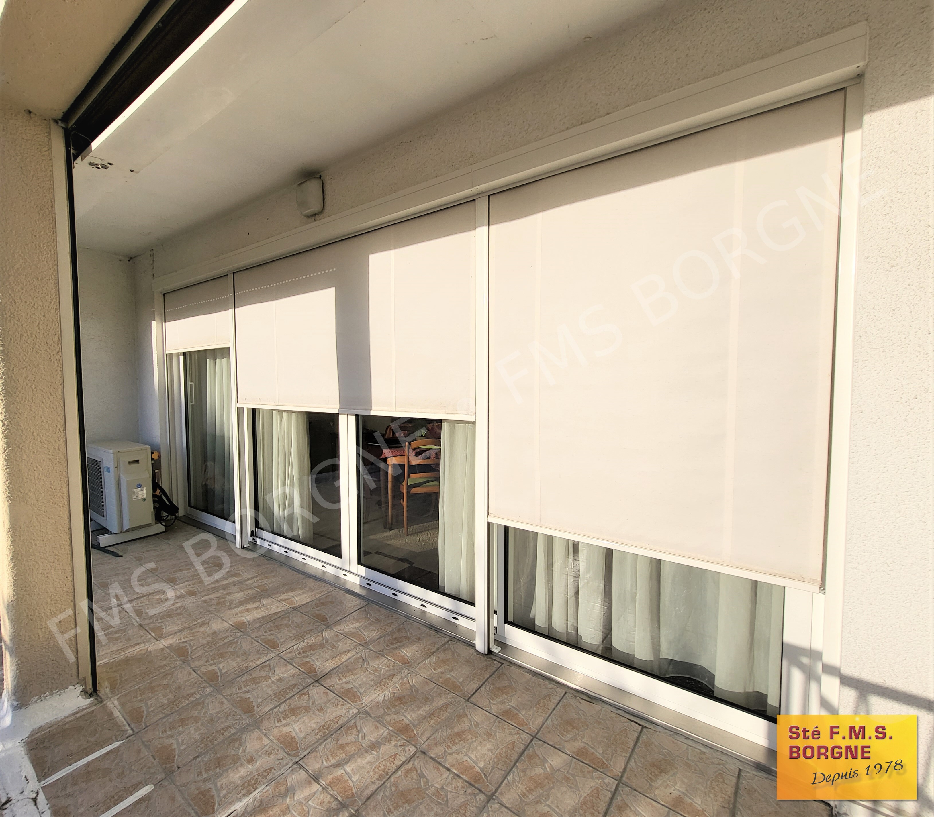 STORES-VERTICAUX-0014