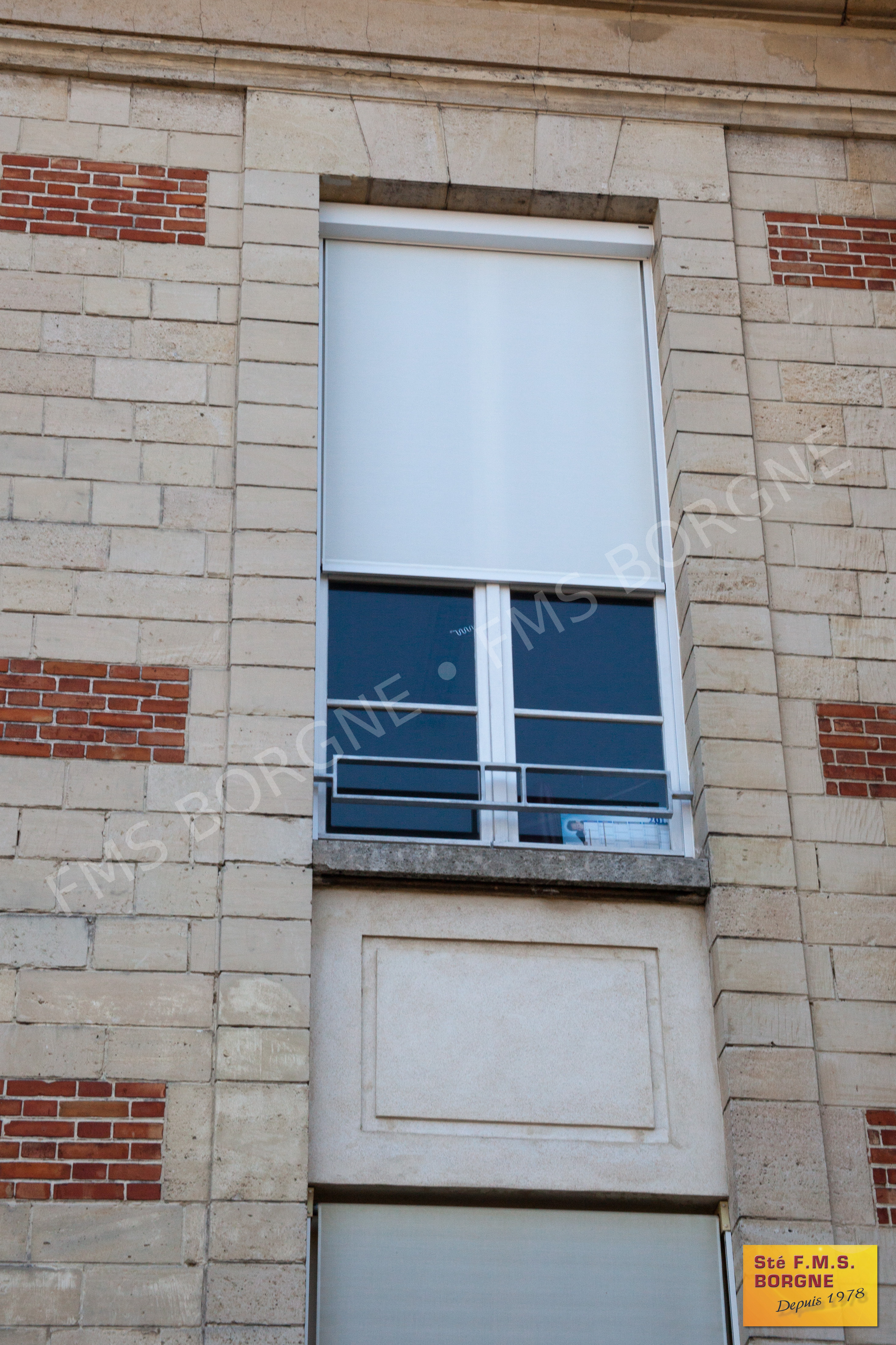 STORES-VERTICAUX-0016