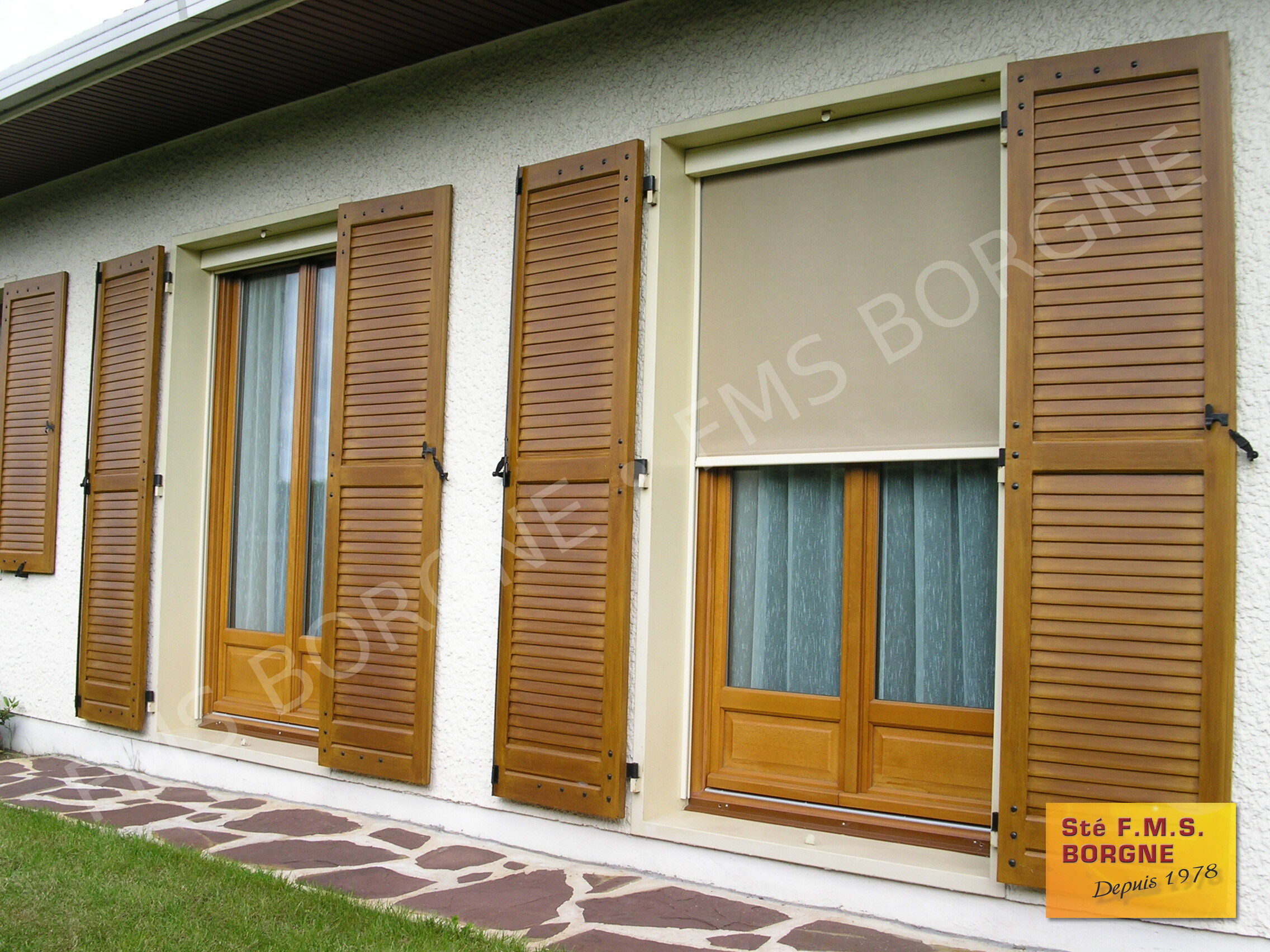 STORES-VERTICAUX-0017