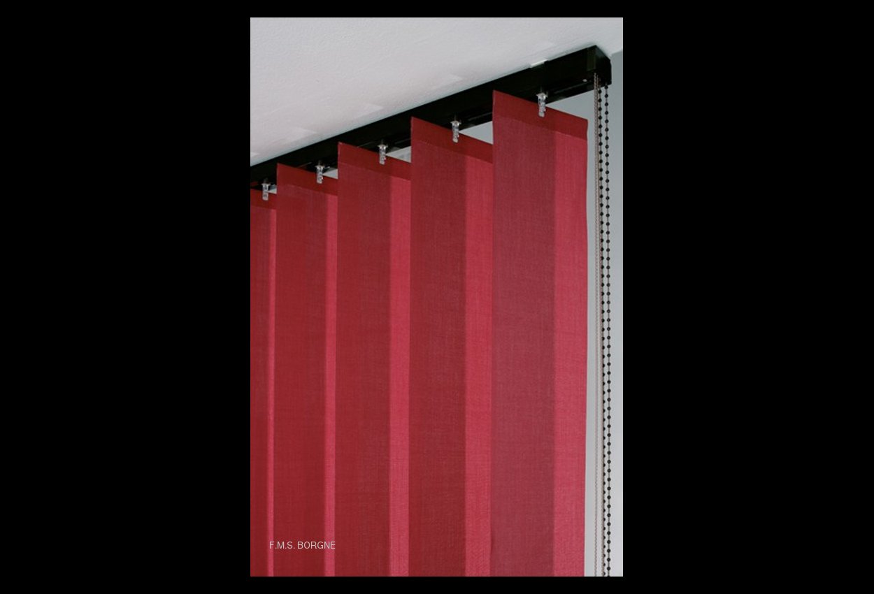 STORES-INTERIEURS-A-BANDES-VERTICALES-0002