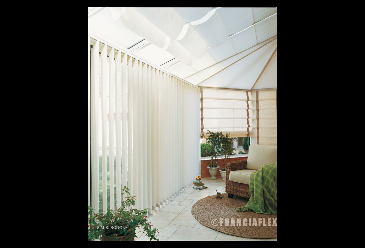 STORES-INTERIEURS-A-BANDES-VERTICALES-0005