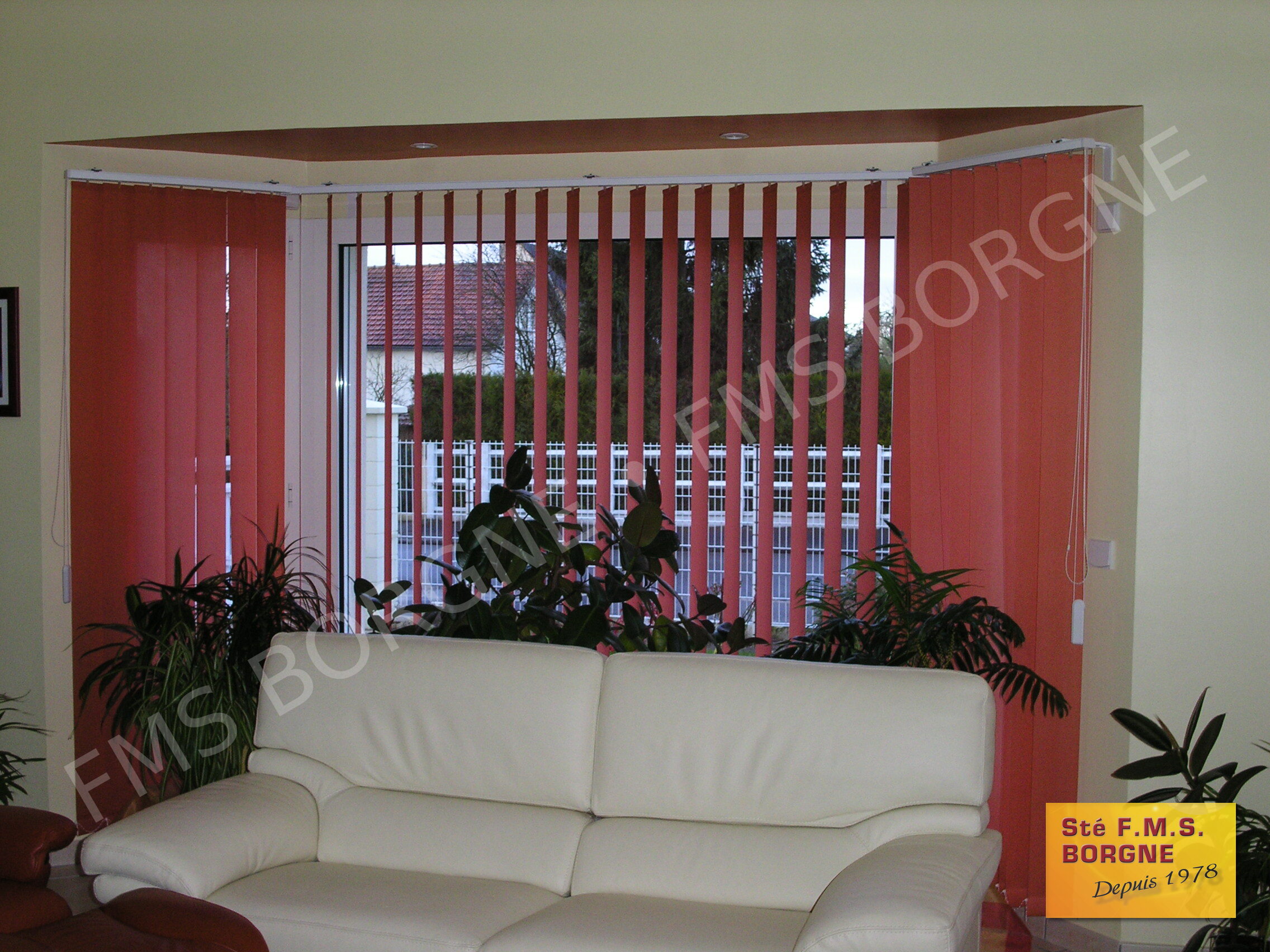 STORES-INTERIEURS-A-BANDES-VERTICALES-0004