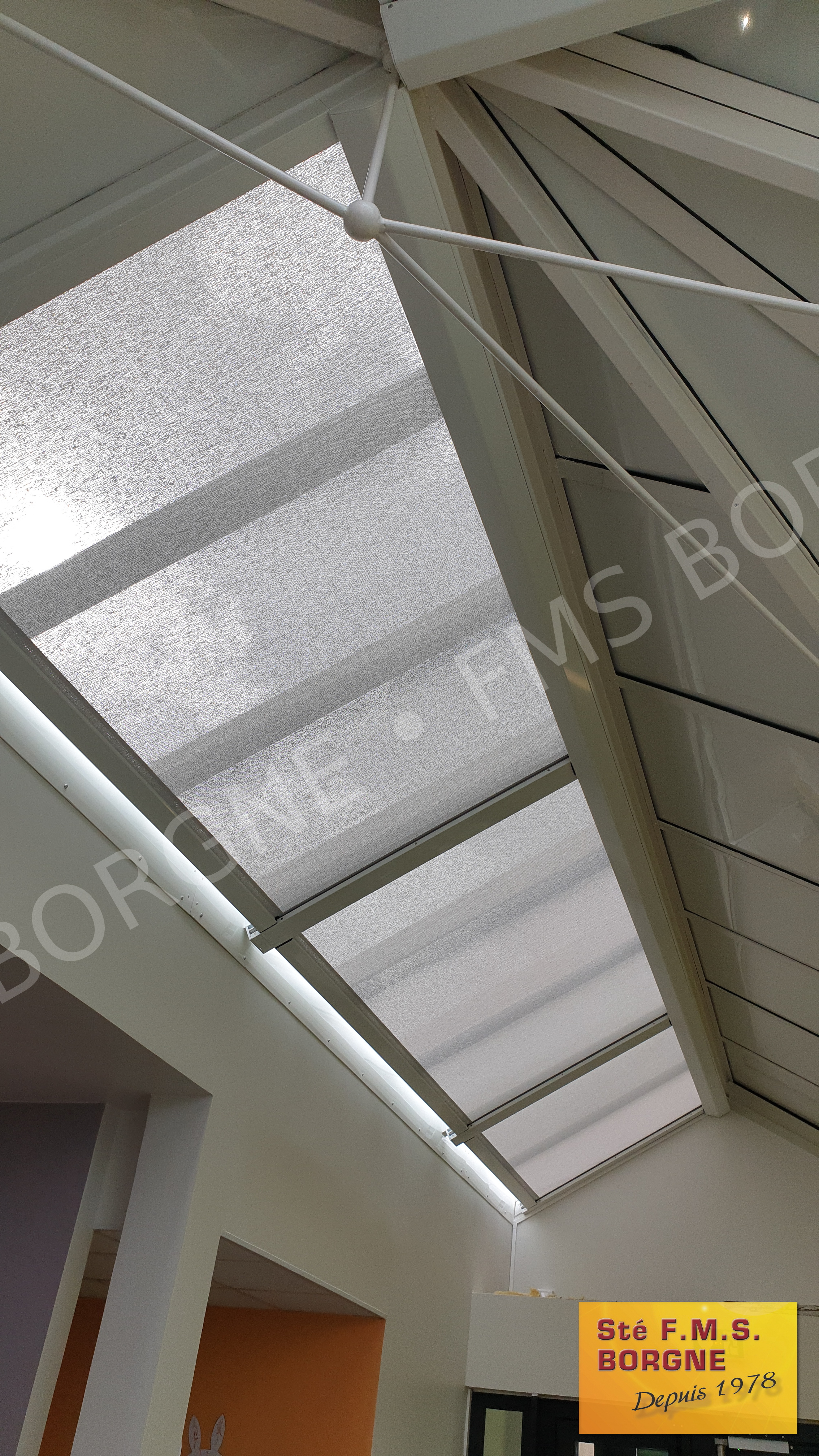 STORES-INTERIEUR-SOUS-TOITURE-0002