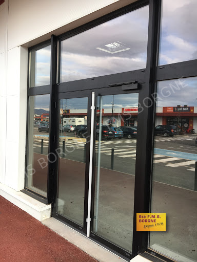 VITRINES-DE-MAGASIN-0001